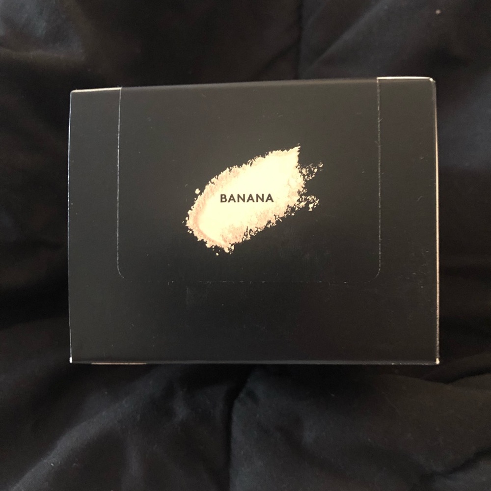 Fenty Banana Retouch Setting Powder - Picture 3 of 5